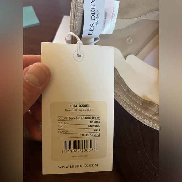 Les Deux Baseball Hat - Picture 5 of 5